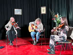 Glasgow Trad Collective (Eryn Rae, Anna Massie and Laura Wilkie) at Bürgerhaus Bornheide in Hamburg, Germany, on 20 February 2025; photo Reinhard Zierke